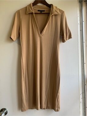 Dynamite Ribbed V-Neck Polo Dress in Camel/Tan Size XL
